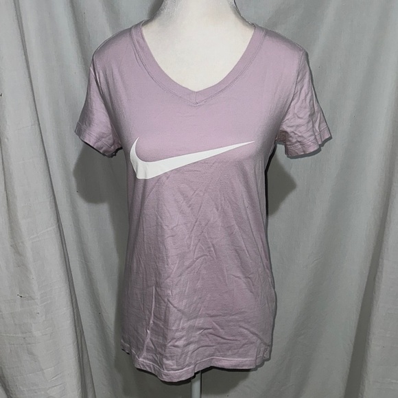 Nike Tops - Light purple Nike Short Sleeve T-Shirt size small